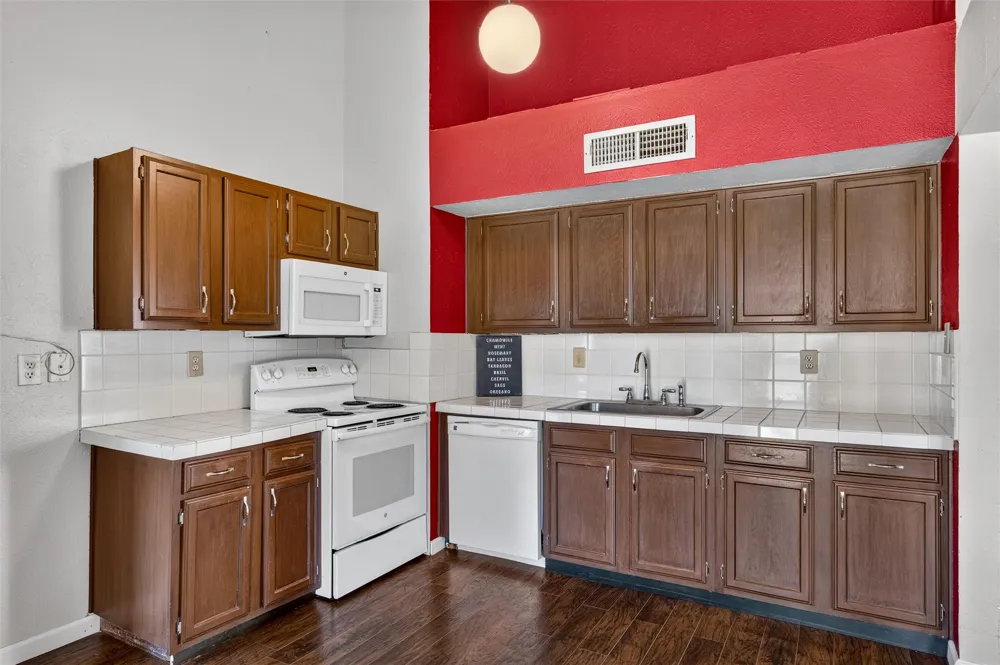 4232 Caldwell Avenue The Colony, TX 75056