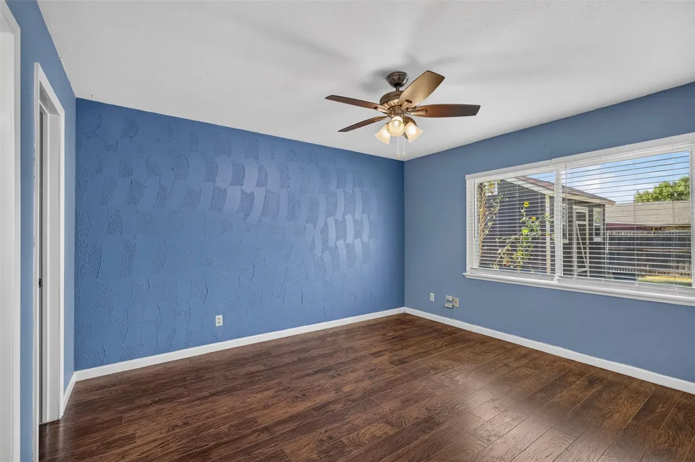 4232 Caldwell Avenue The Colony, TX 75056