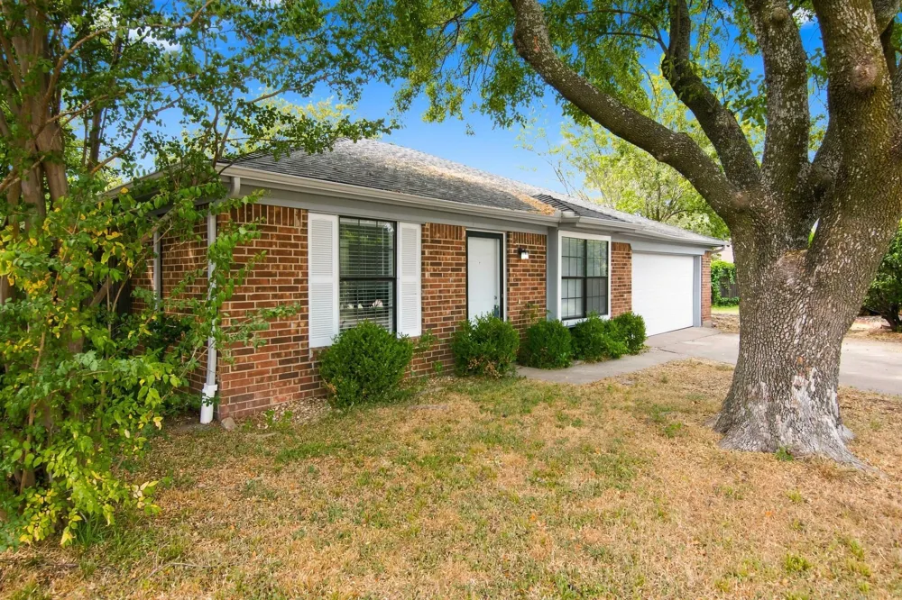 6400 Twin Spruce Court Arlington, TX 76018