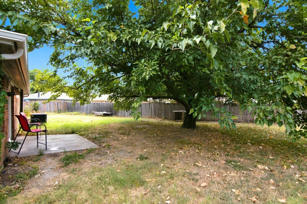 6400 Twin Spruce Court Arlington, TX 76018