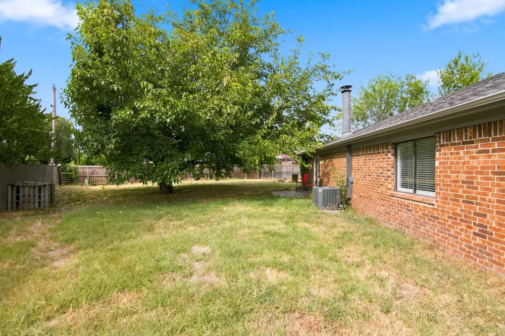 6400 Twin Spruce Court Arlington, TX 76018