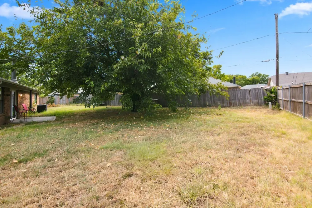 6400 Twin Spruce Court Arlington, TX 76018