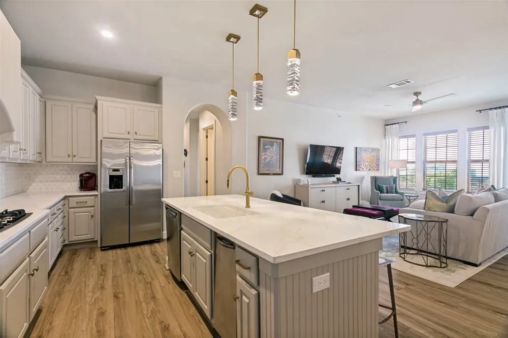 610 Via Ravello #406 Irving, TX 75039