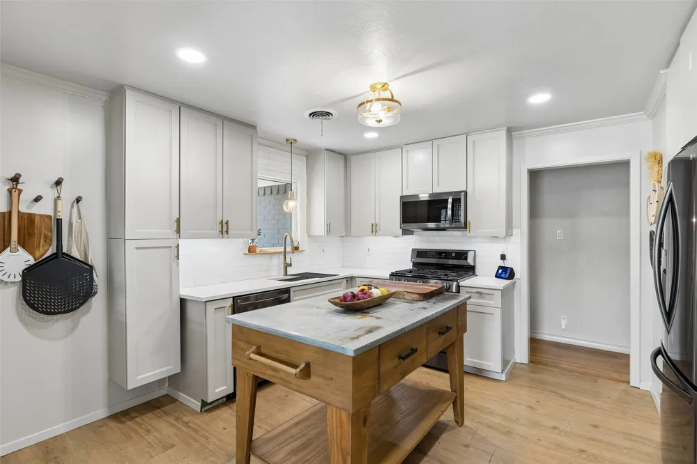2905 Highwood Drive Dallas, TX 75228