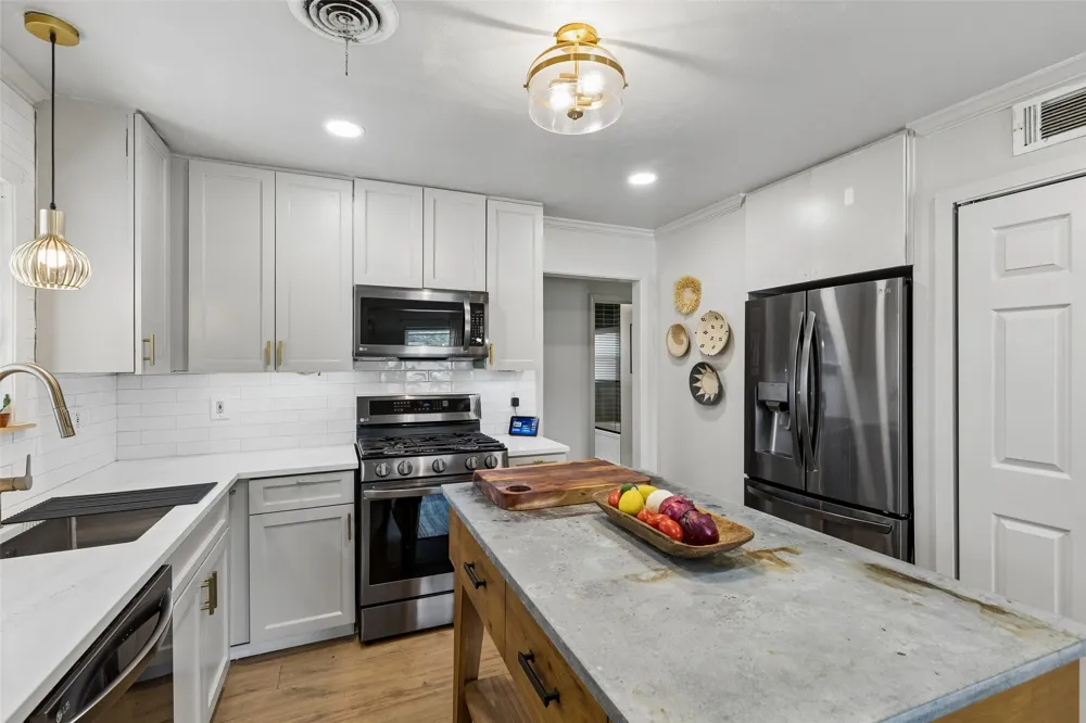 2905 Highwood Drive Dallas, TX 75228