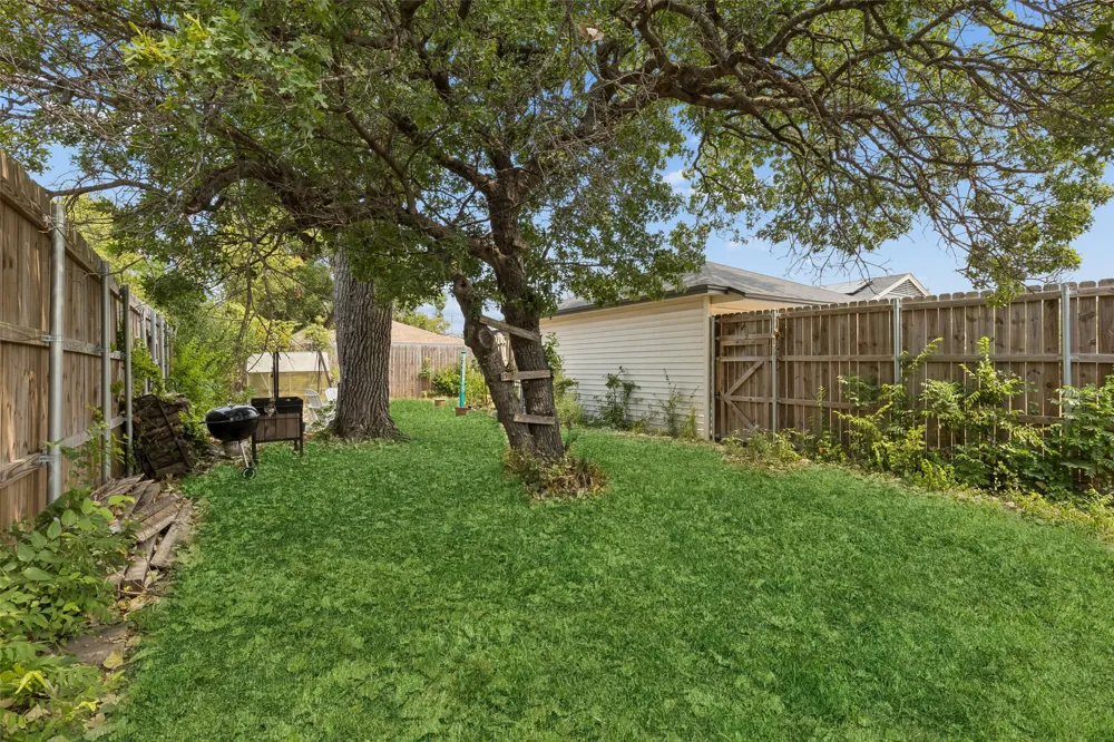 2905 Highwood Drive Dallas, TX 75228