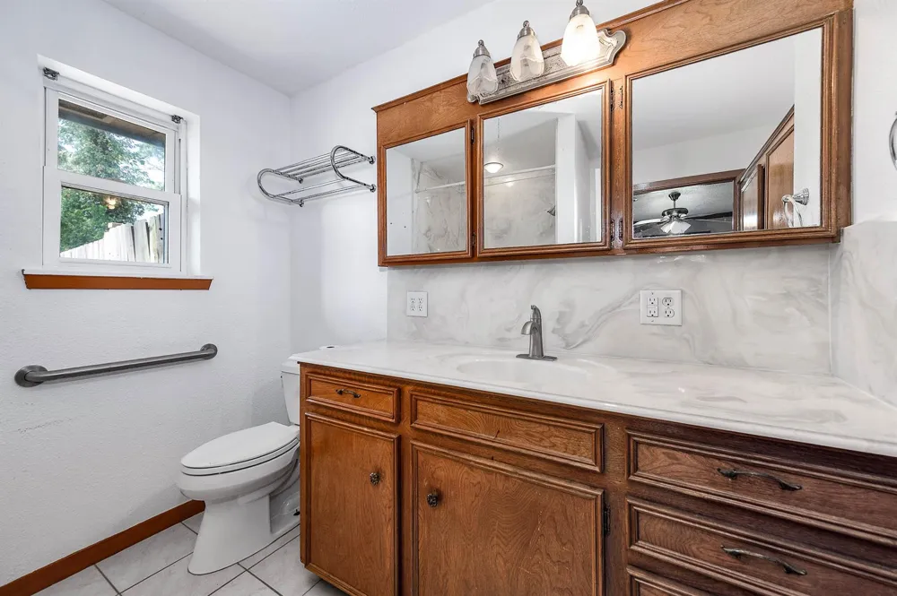 5813 Russell Lane Baytown, TX 77521