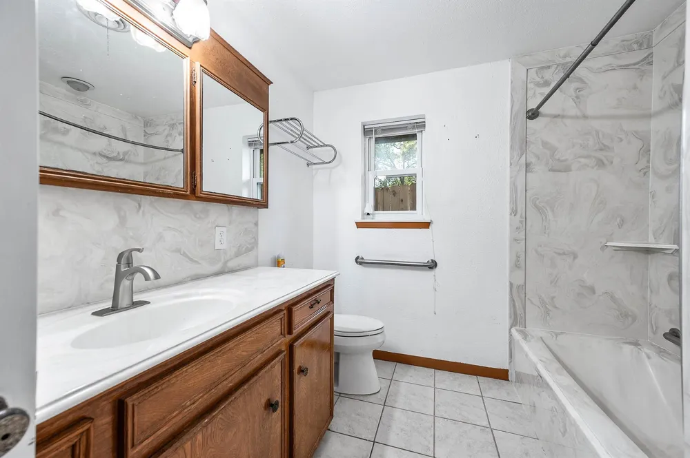 5813 Russell Lane Baytown, TX 77521