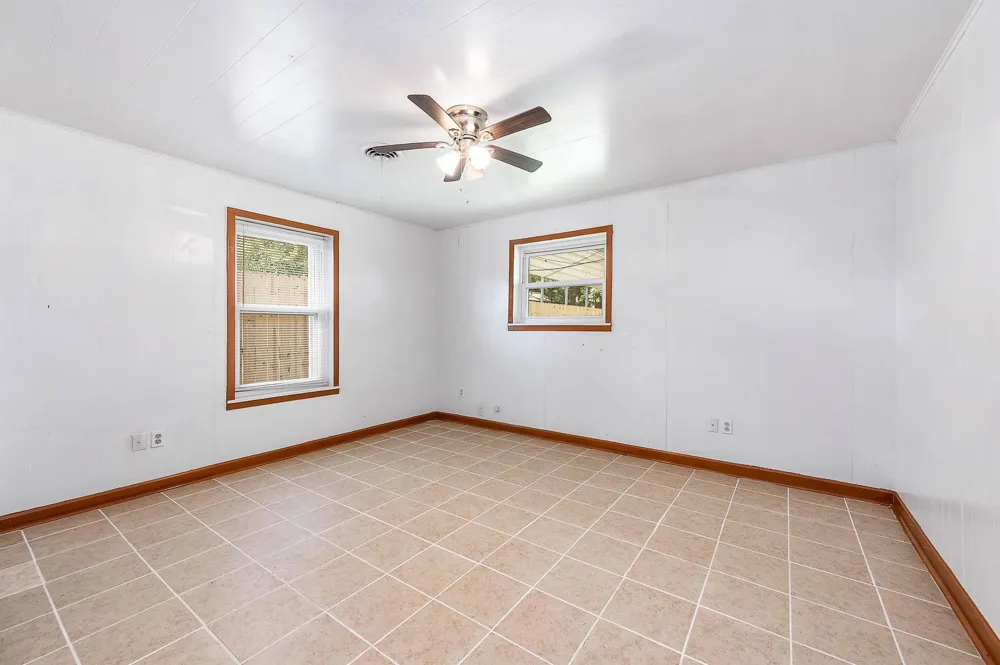 5813 Russell Lane Baytown, TX 77521