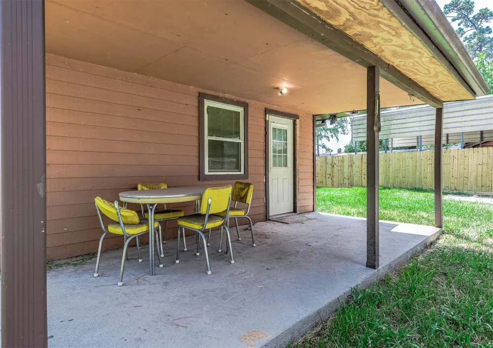 5813 Russell Lane Baytown, TX 77521