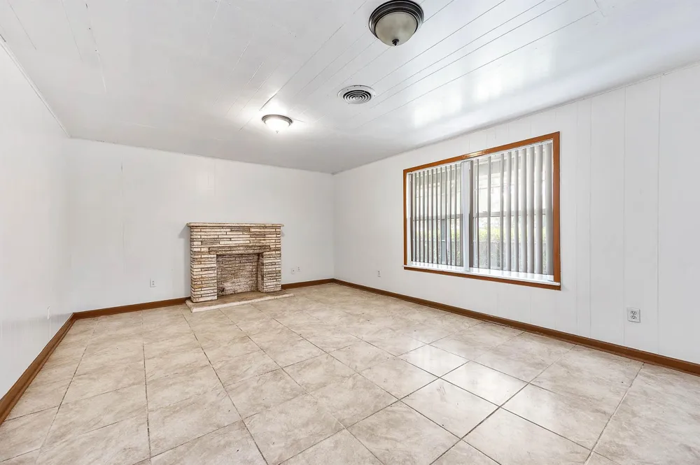 5813 Russell Lane Baytown, TX 77521