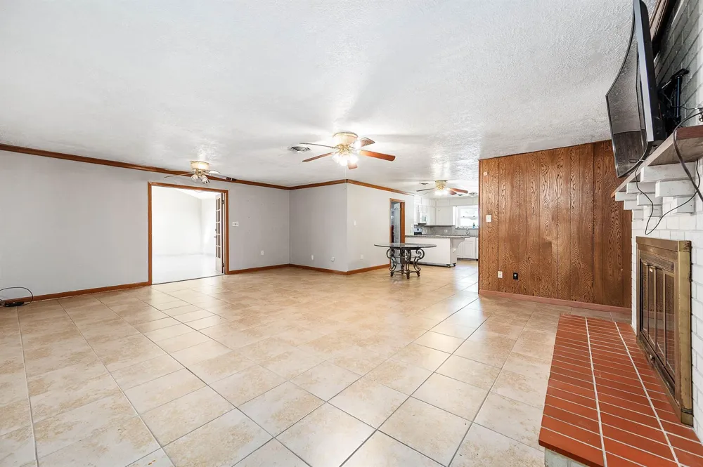 5813 Russell Lane Baytown, TX 77521