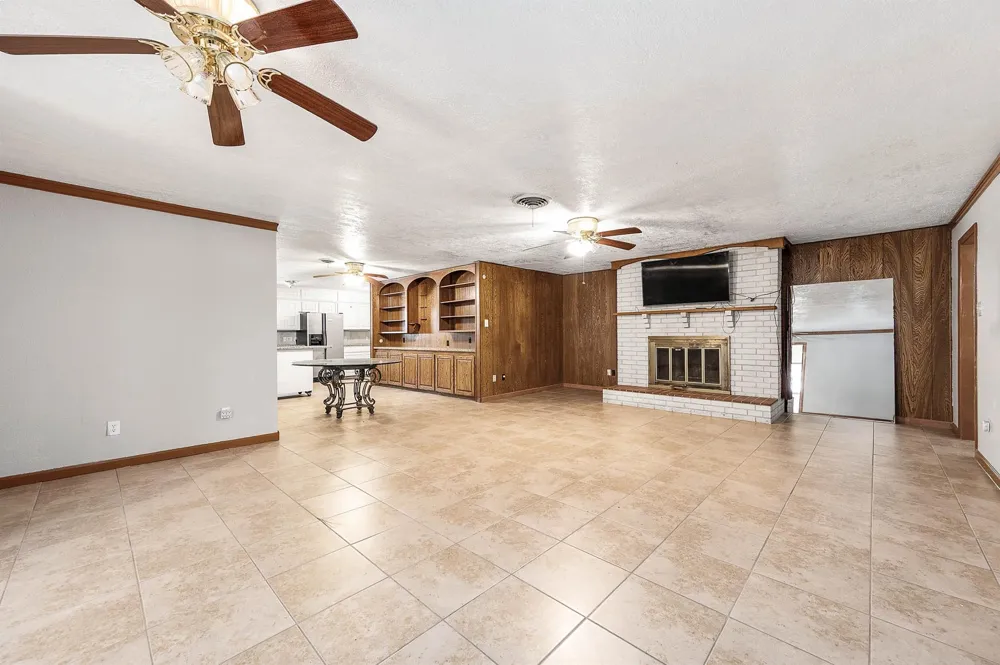 5813 Russell Lane Baytown, TX 77521