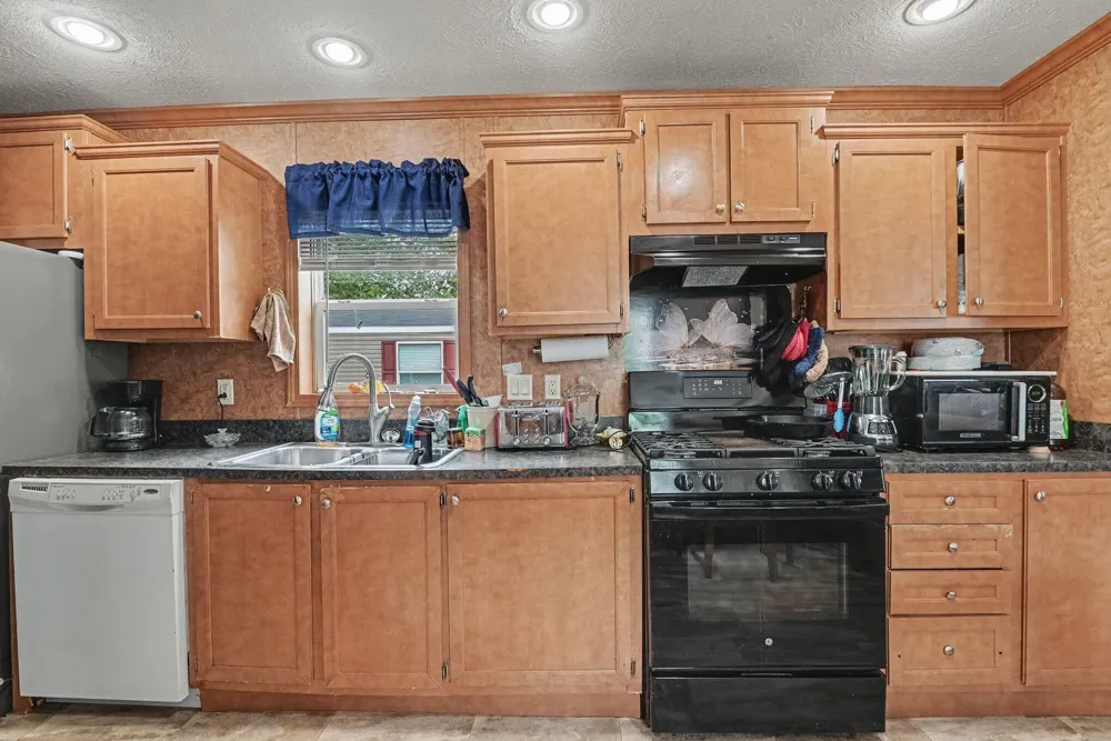 14504 Winding Creek Lane West Olive, MI 49460