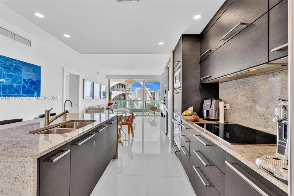 900 Biscayne Blvd #1708 Miami, FL 33132