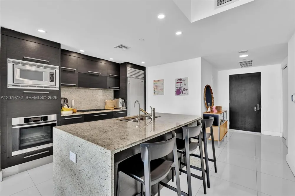 900 Biscayne Blvd #1708 Miami, FL 33132