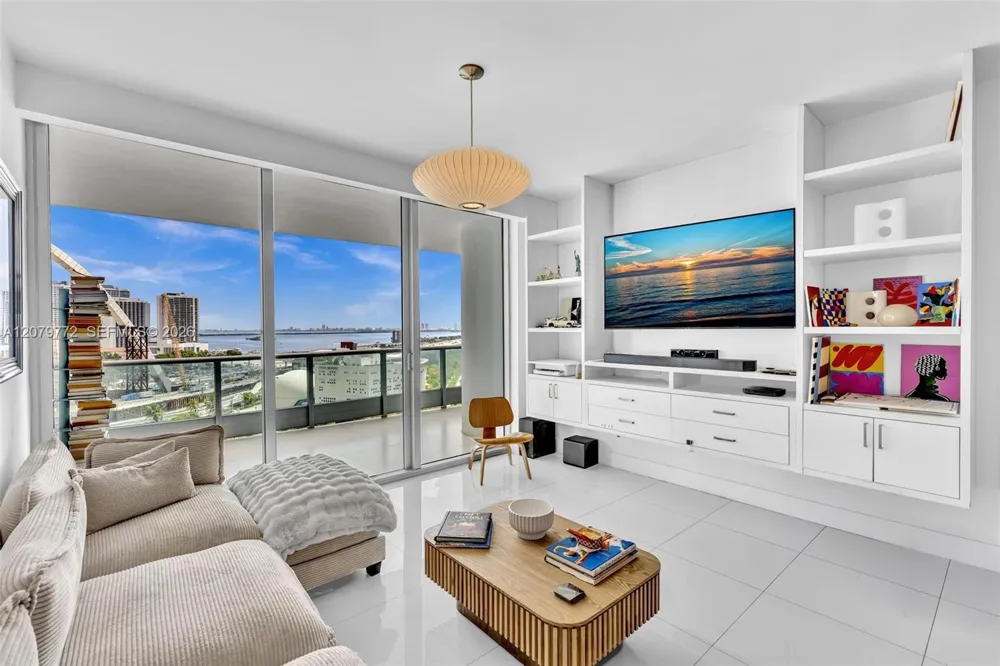 900 Biscayne Blvd #1708 Miami, FL 33132