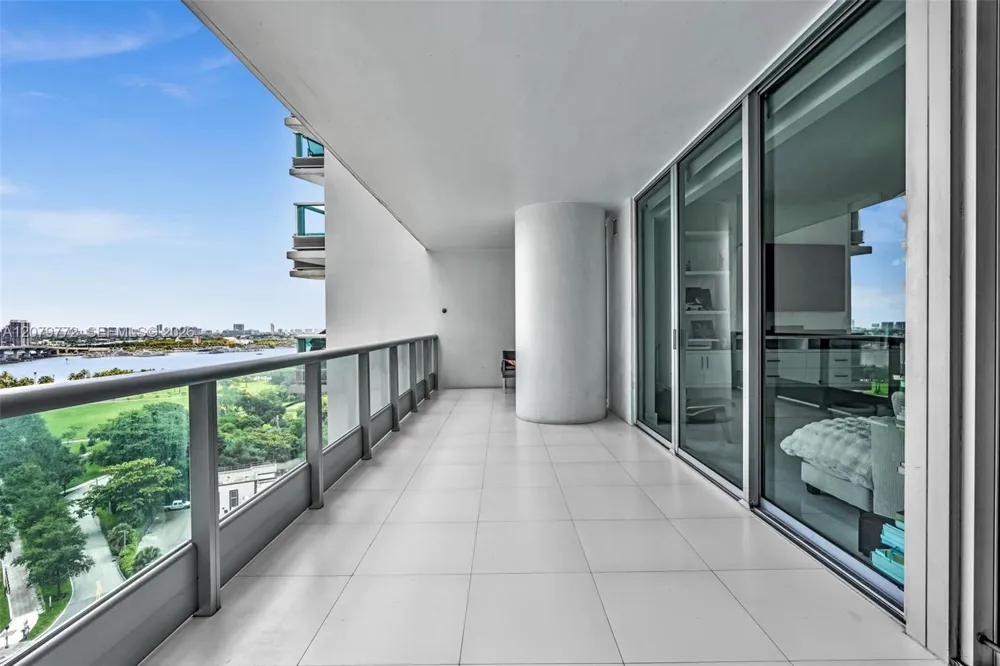 900 Biscayne Blvd #1708 Miami, FL 33132