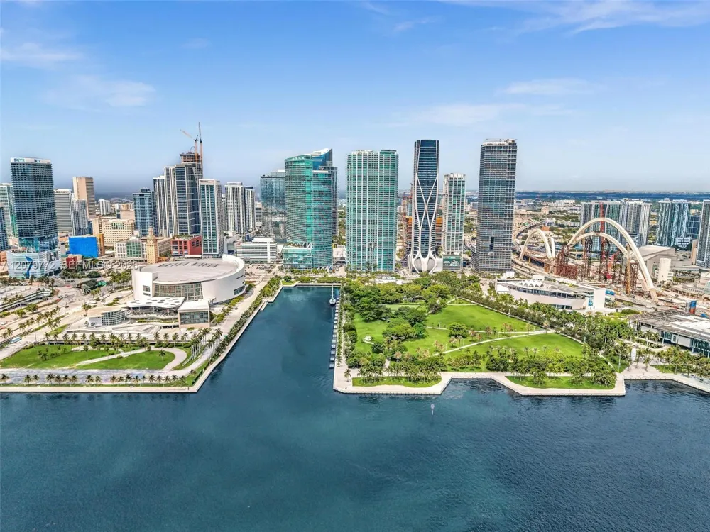 900 Biscayne Blvd #1708 Miami, FL 33132