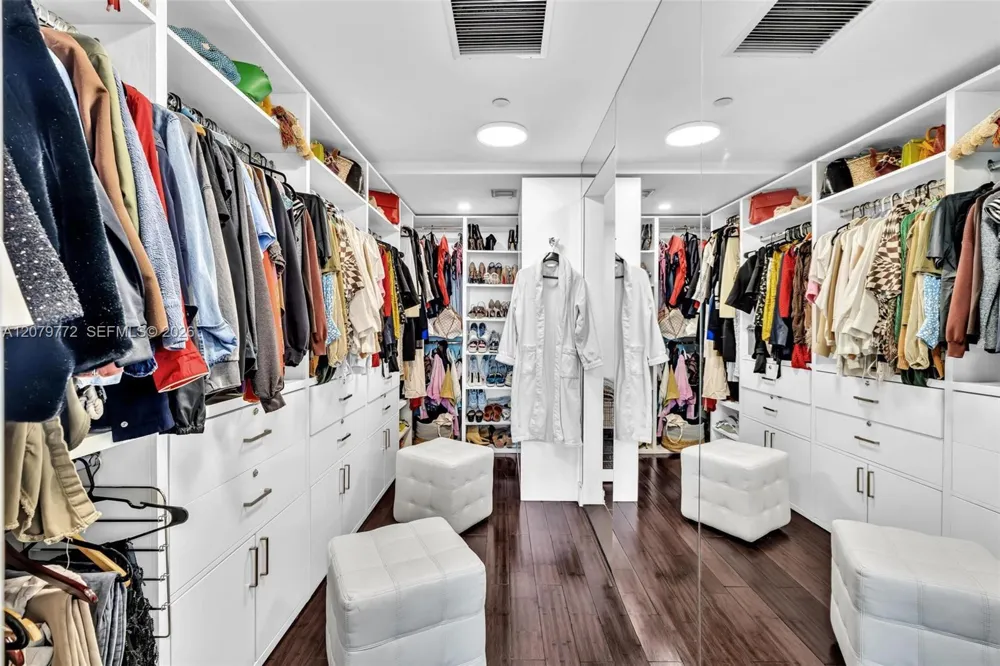 900 Biscayne Blvd #1708 Miami, FL 33132