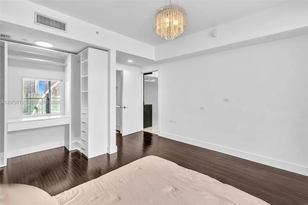 900 Biscayne Blvd #1708 Miami, FL 33132