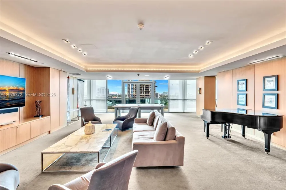 900 Biscayne Blvd #1708 Miami, FL 33132