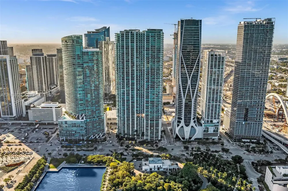 900 Biscayne Blvd #1708 Miami, FL 33132