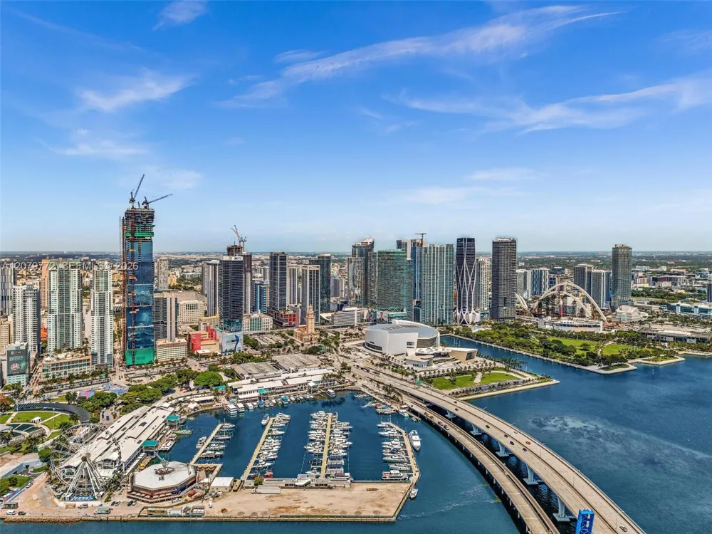 900 Biscayne Blvd #1708 Miami, FL 33132