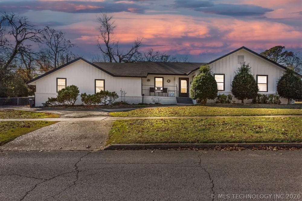 515 W Delaware Street Tahlequah, OK 74464