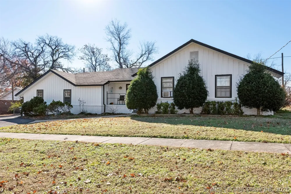 515 W Delaware Street Tahlequah, OK 74464