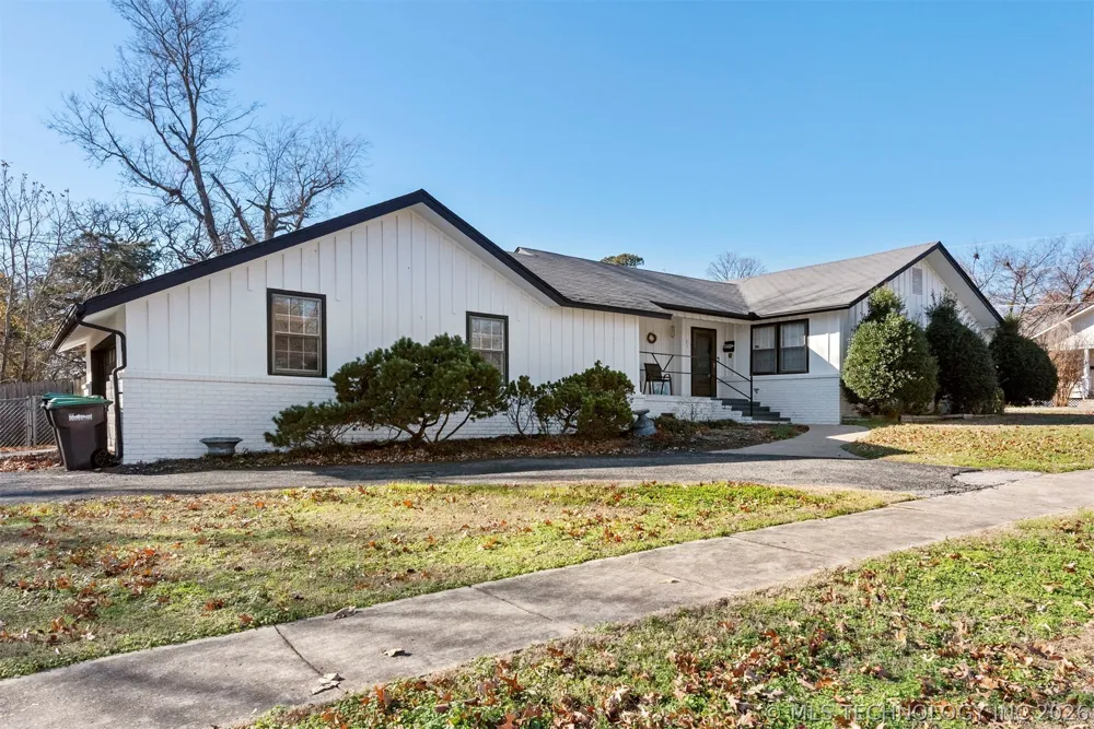 515 W Delaware Street Tahlequah, OK 74464