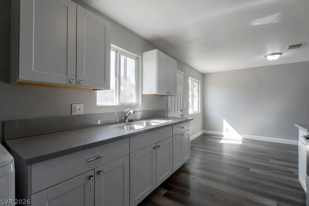 1501 Tonopah Drive Las Vegas, NV 89106