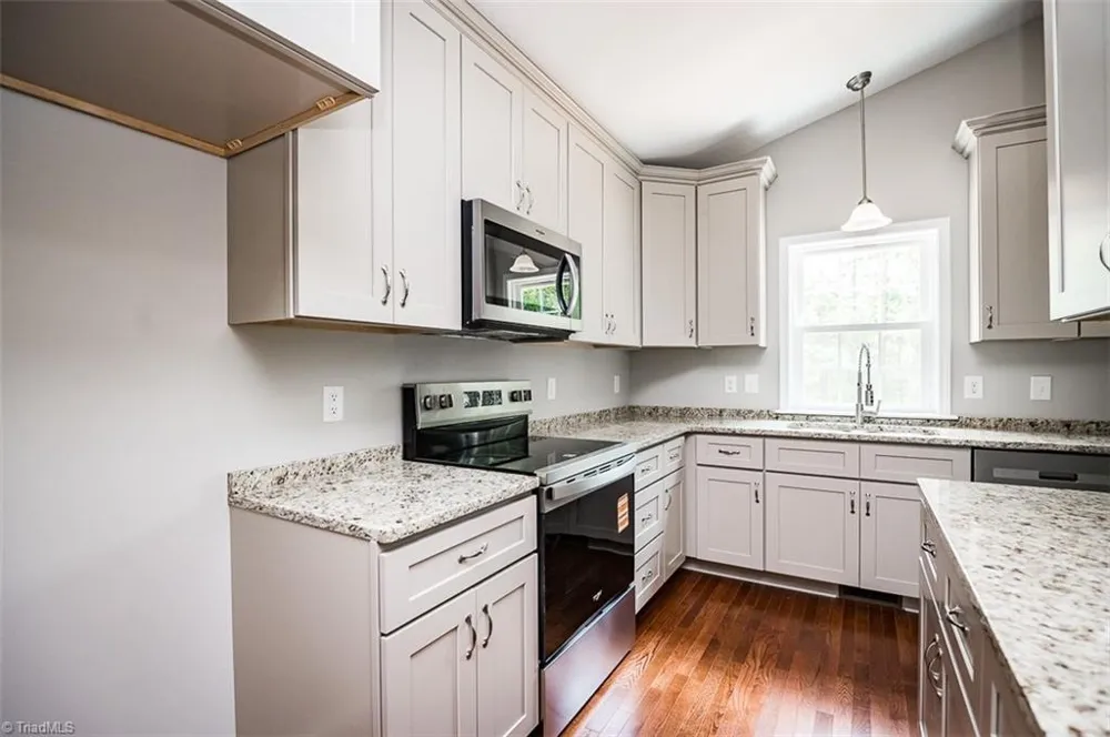 5580 Foothills Court Snow Camp, NC 27349