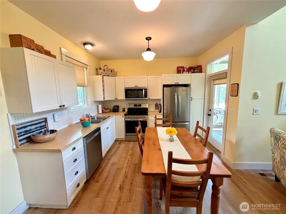 137 Malarkey Lane Oroville, WA 98844