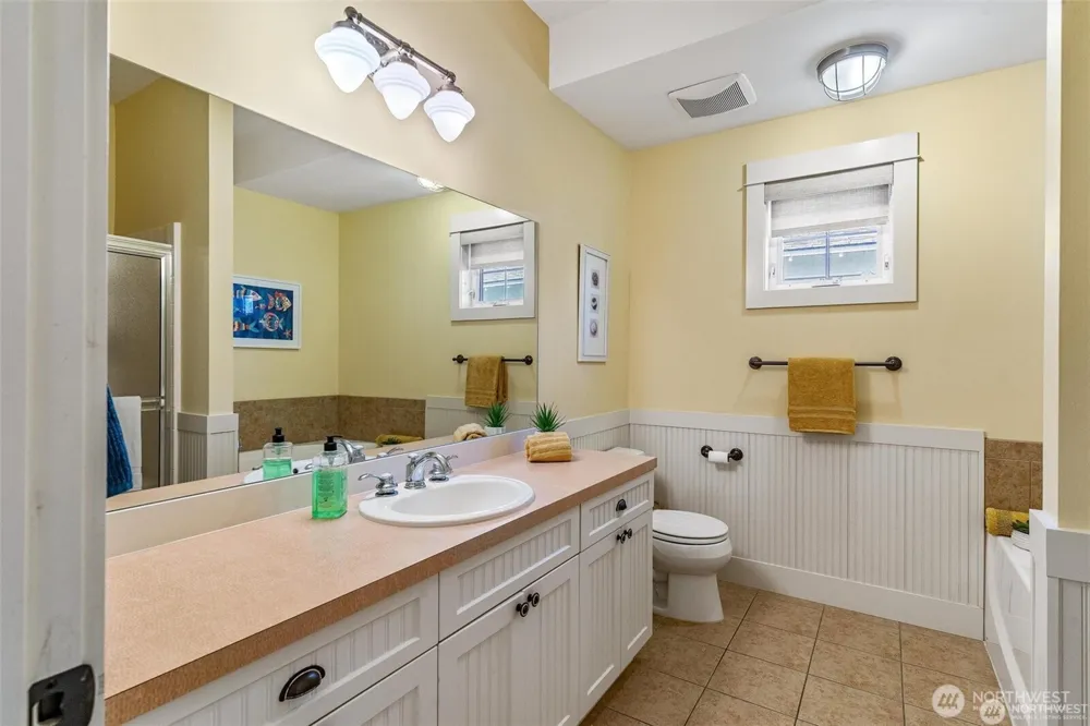 137 Malarkey Lane Oroville, WA 98844