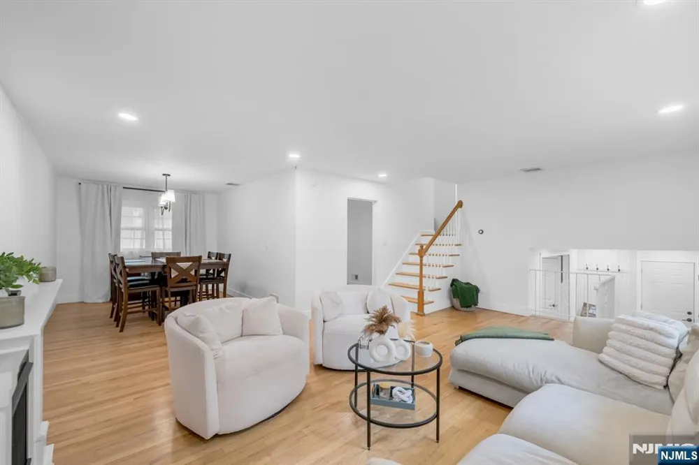 25 Windsor Court Norwood, NJ 07648
