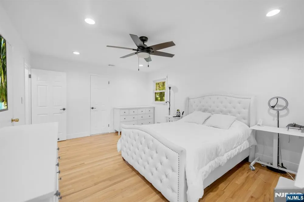 25 Windsor Court Norwood, NJ 07648