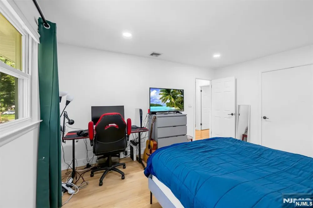 25 Windsor Court Norwood, NJ 07648
