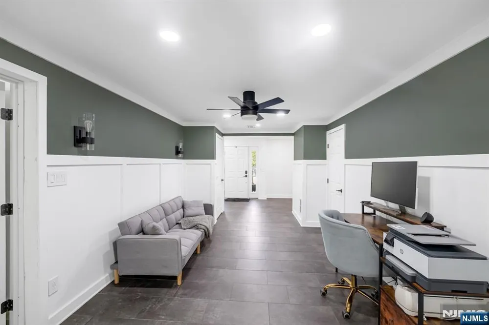 25 Windsor Court Norwood, NJ 07648