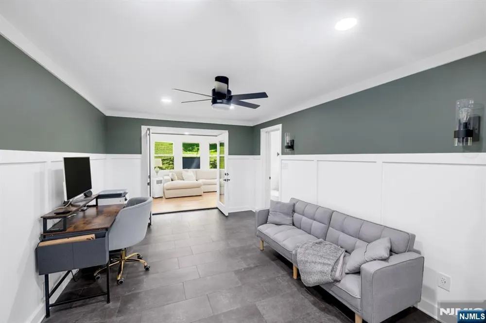 25 Windsor Court Norwood, NJ 07648
