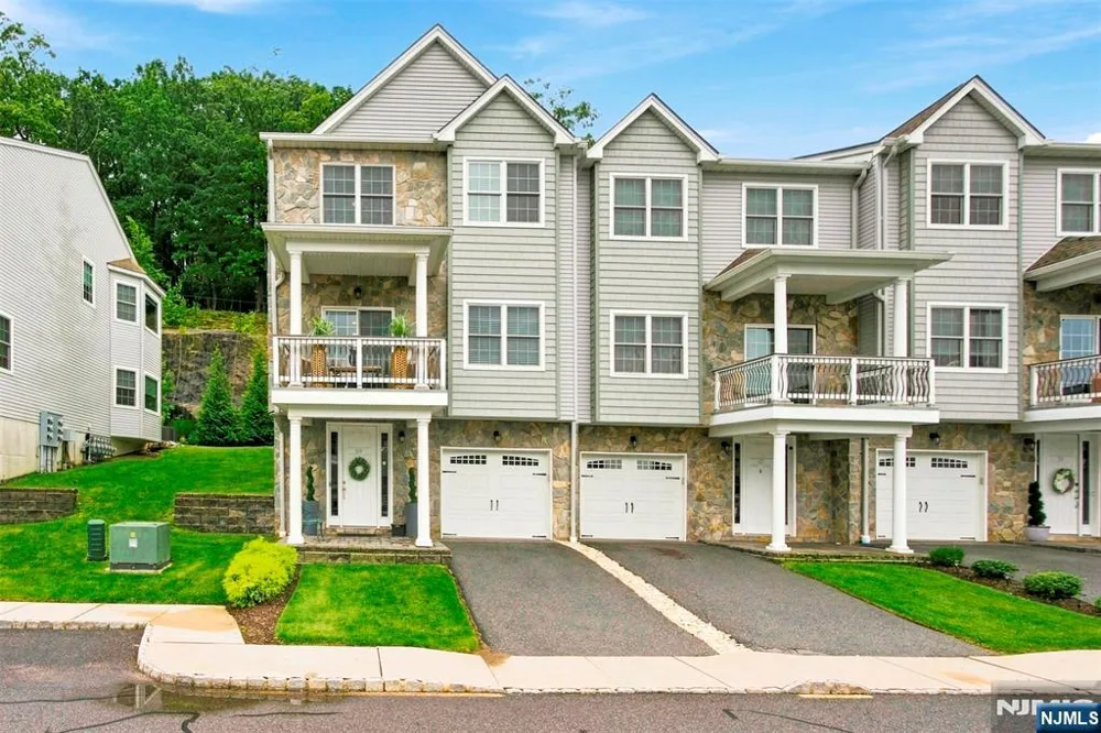 59 Halina Lane Butlerugh, NJ 07405