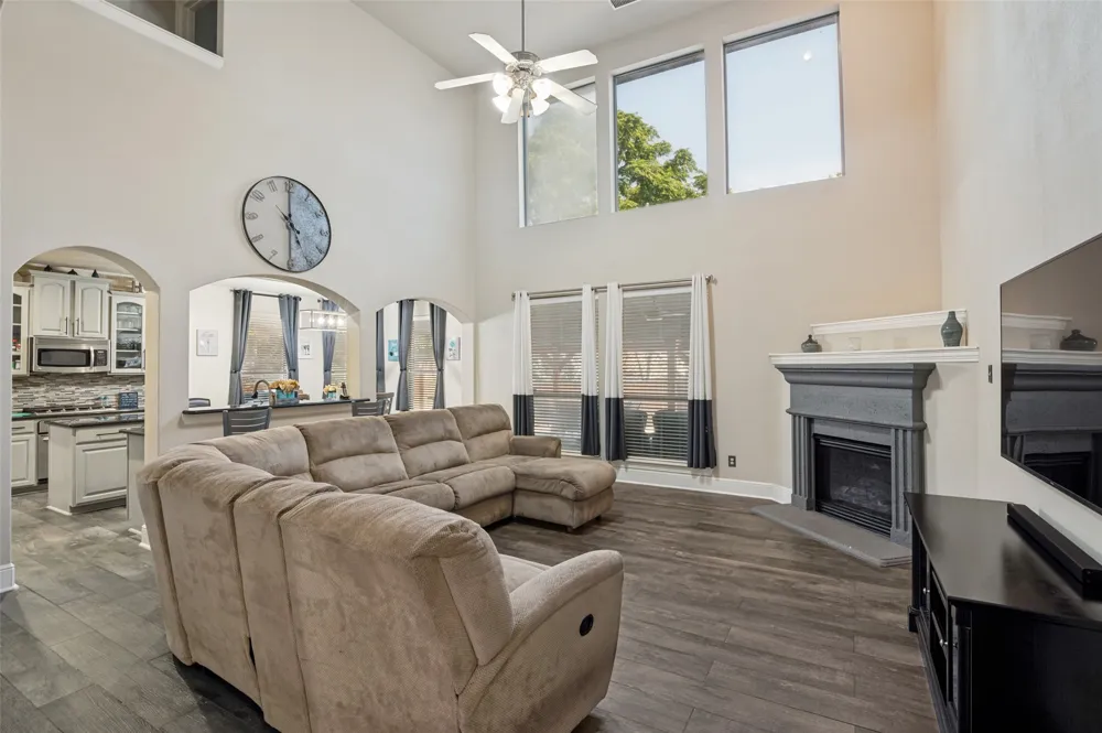 1633 Turtle Point Drive DeSoto, TX 75115