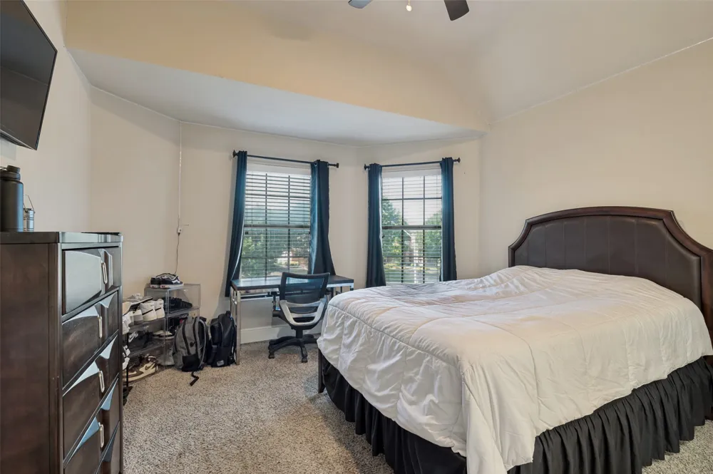 1633 Turtle Point Drive DeSoto, TX 75115
