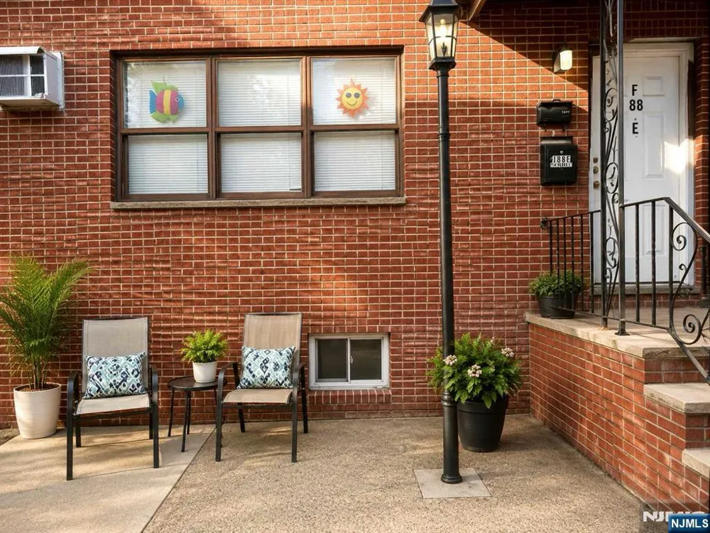 188 Terhune E Lodi, NJ 07644