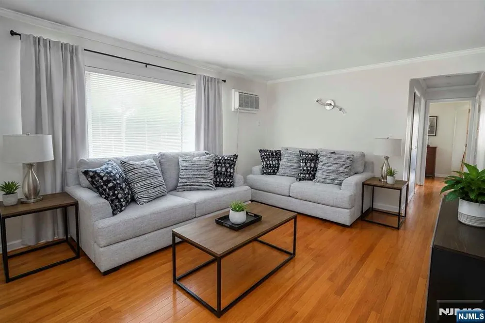 188 Terhune E Lodi, NJ 07644