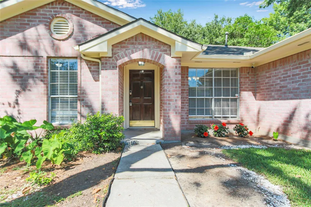 8235 Alabaster Drive Houston, TX 77083
