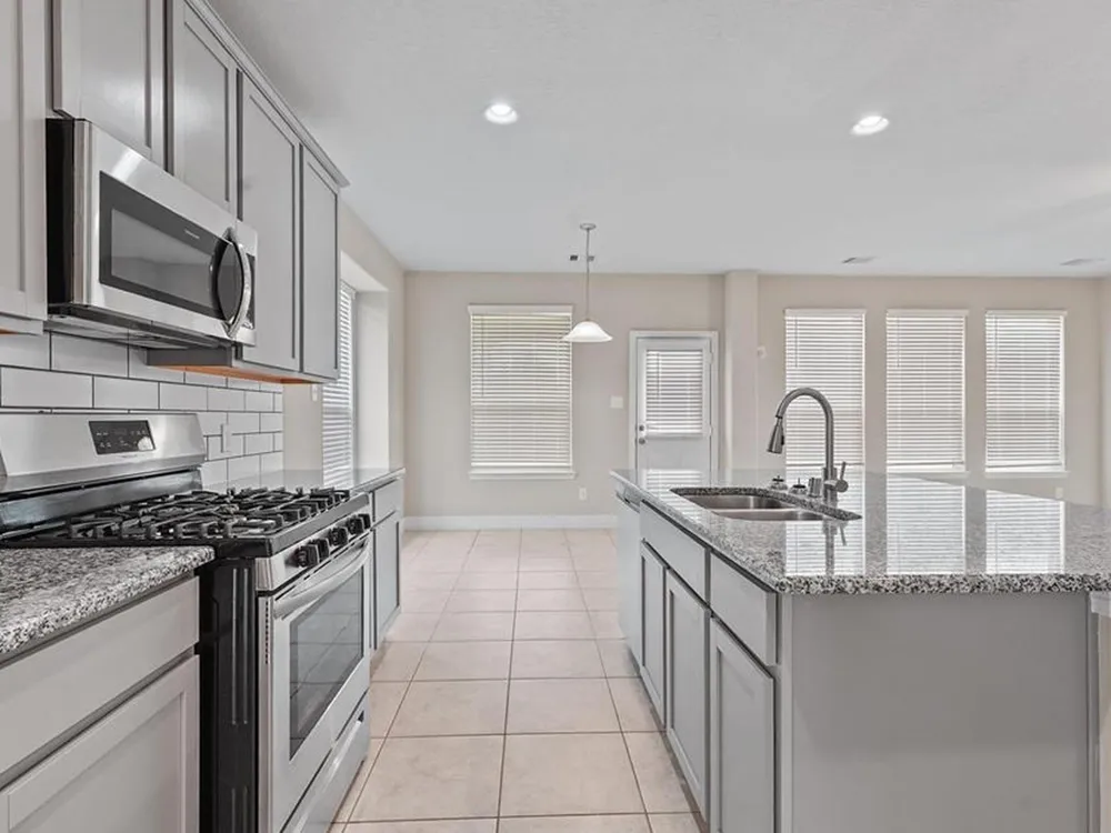 10052 Gold Finch Run Magnolia, TX 77354