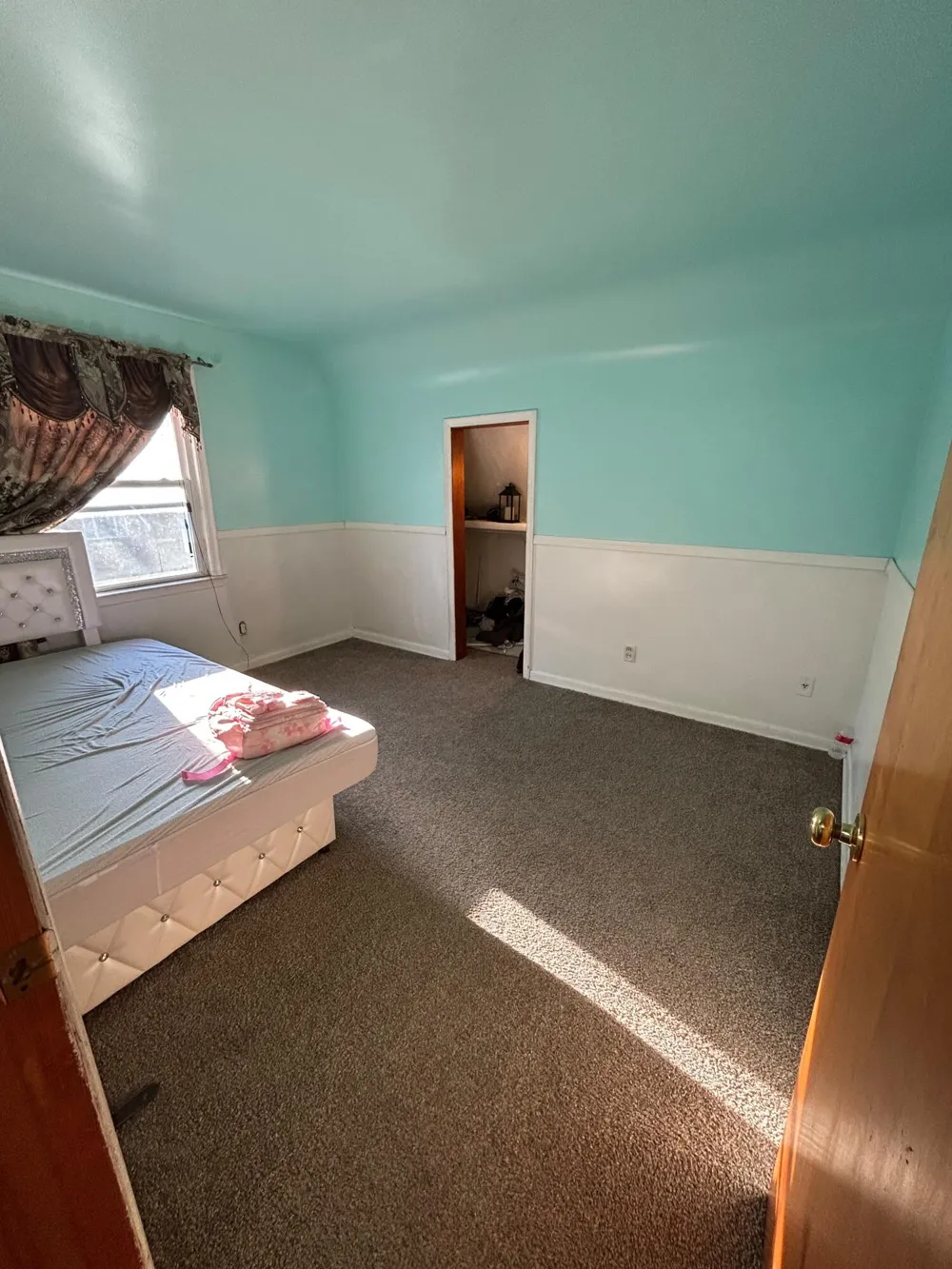 6878 Abington Avenue Detroit, MI 48228