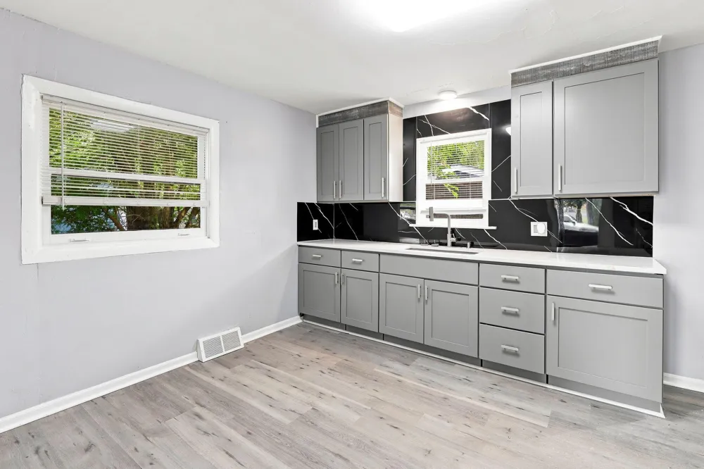 785 McGuigan Avenue Benton Harbor, MI 49022