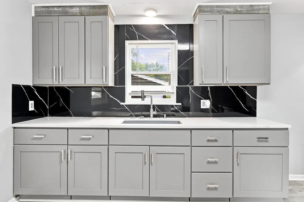 785 McGuigan Avenue Benton Harbor, MI 49022